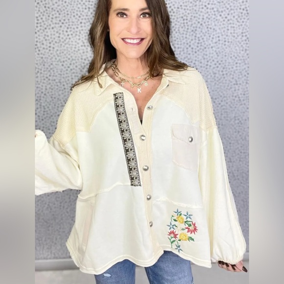 POL Medium Ivory Floral Embroidered Button-Down Shirt Shacket - Picture 1 of 2